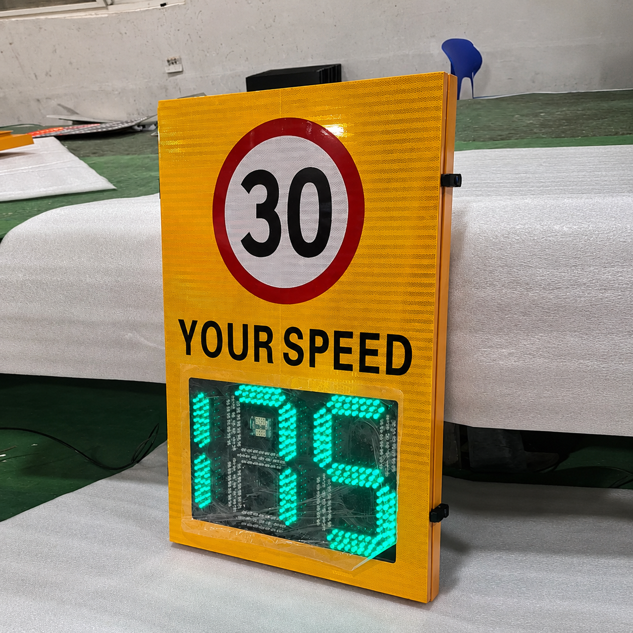 Radar Speed Detector & LED Speed Sign – Pengukur Kecepatan Kendaraan Real-Time